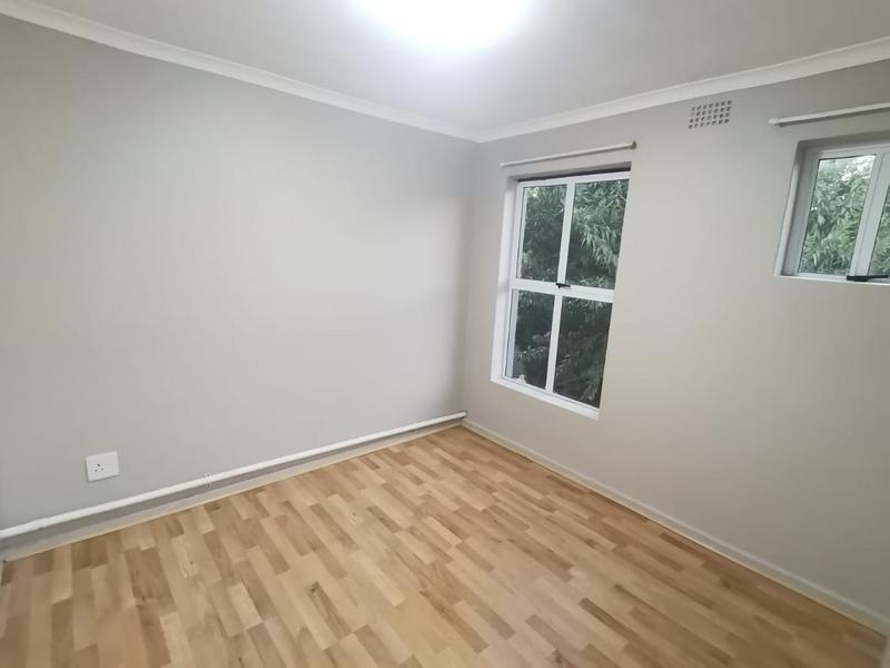 To Let 1 Bedroom Property for Rent in Uitzicht Western Cape